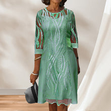 Last inn bildet i Galleri-visningsprogrammet, Blondekjole med rund hals