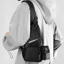 Last inn bildet i Galleri-visningsprogrammet, Skinnfilm for menn, vannflaske brystveske