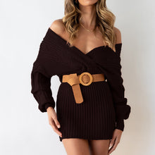 Last inn bildet i Galleri-visningsprogrammet, V-hals genser hofteskjørt