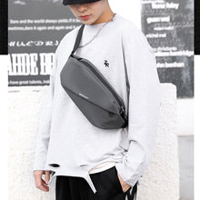 Last inn bildet i Galleri-visningsprogrammet, Multifunctional breast pocket