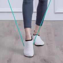 Last inn bildet i Galleri-visningsprogrammet, Sklisikkert pustende sko med myke såler for innendørs trening