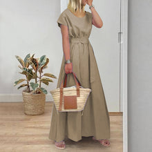 Last inn bildet i Galleri-visningsprogrammet, Ensfarget kjole med rund hals