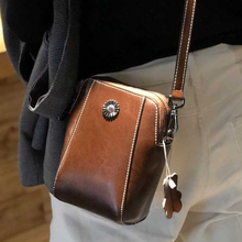 Last inn bildet i Galleri-visningsprogrammet, Oil Waxed Leather Small Bag