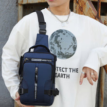 Last inn bildet i Galleri-visningsprogrammet, Multifunksjonell brystveske med usb-ladeport