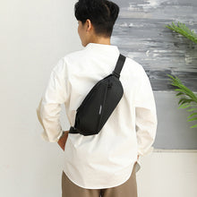 Last inn bildet i Galleri-visningsprogrammet, Multifunctional breast pocket