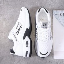 Last inn bildet i Galleri-visningsprogrammet, Mote-sneakers i skinn