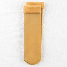 Last inn bildet i Galleri-visningsprogrammet, Myke vintersokker i plysj