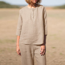 Last inn bildet i Galleri-visningsprogrammet, Todelt sett med topp og bukse i bomull og lin