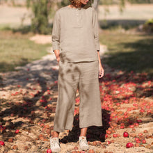 Last inn bildet i Galleri-visningsprogrammet, Todelt sett med topp og bukse i bomull og lin