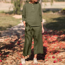 Last inn bildet i Galleri-visningsprogrammet, Todelt sett med topp og bukse i bomull og lin