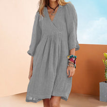 Last inn bildet i Galleri-visningsprogrammet, Uformelt kjole med v-hals