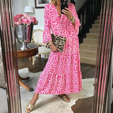 Last inn bildet i Galleri-visningsprogrammet, Trykt kjole med v-hals og løs passform