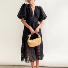 Last inn bildet i Galleri-visningsprogrammet, Puffermet kjole i kvadratisk mønster