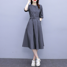 Last inn bildet i Galleri-visningsprogrammet, Slank kjole i midjen