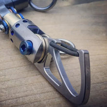 Last inn bildet i Galleri-visningsprogrammet, Cyberpunk metall nøkkelring