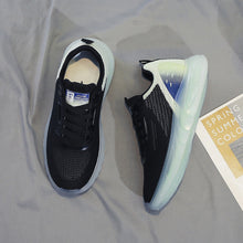 Last inn bildet i Galleri-visningsprogrammet, Pustende Flyknit-sko