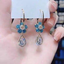 Last inn bildet i Galleri-visningsprogrammet, Simple Zircon Flower Earrings