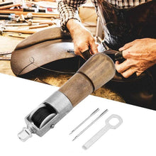 Last inn bildet i Galleri-visningsprogrammet, Håndsyverktøy i lær