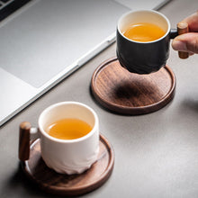 Last inn bildet i Galleri-visningsprogrammet, Håndlaget retro-kaffekrus i keramikk