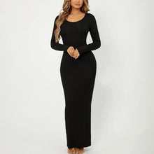 Last inn bildet i Galleri-visningsprogrammet, Slank langermet kjole med rund hals