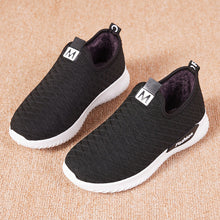 Last inn bildet i Galleri-visningsprogrammet, Pustende sko av fiskeskala