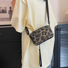 Last inn bildet i Galleri-visningsprogrammet, Mini koffertveske