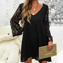 Last inn bildet i Galleri-visningsprogrammet, Sort kjole med blonder