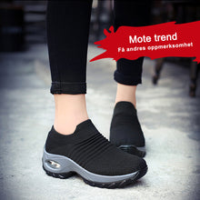 Last inn bildet i Galleri-visningsprogrammet, Pustende luftpute utendørs sko