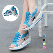 Last inn bildet i Galleri-visningsprogrammet, Muffinsandaler med kontrastpaneler og snøring