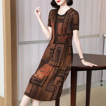 Last inn bildet i Galleri-visningsprogrammet, Fasjonabel plissert kjole