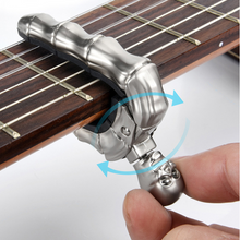 Last inn bildet i Galleri-visningsprogrammet, Hodeskalle skjelettfinger Gitar Capo