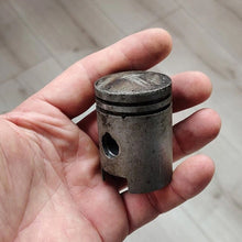 Last inn bildet i Galleri-visningsprogrammet, Piston Art Skull nøkkelring