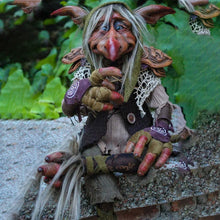 Last inn bildet i Galleri-visningsprogrammet, Garden Protector Goblin