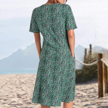 Last inn bildet i Galleri-visningsprogrammet, Midi-kjole med rund hals