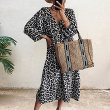 Last inn bildet i Galleri-visningsprogrammet, Langermet kjole i leopardmønster