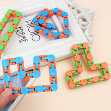 Last inn bildet i Galleri-visningsprogrammet, Klikk og koble-spor Fidget-Leke med 24 koblinger i tilfeldig farge