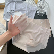 Last inn bildet i Galleri-visningsprogrammet, Sømløst dameundertøy laget av issilke