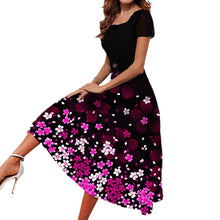 Last inn bildet i Galleri-visningsprogrammet, Trykt kjole med firkantet hals