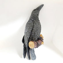 Last inn bildet i Galleri-visningsprogrammet, Raven Resin Wall Decoration