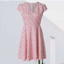 Last inn bildet i Galleri-visningsprogrammet, Blomstret mini kjole