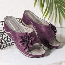 Last inn bildet i Galleri-visningsprogrammet, Damesandaler med kile-form hæler