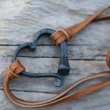Last inn bildet i Galleri-visningsprogrammet, Håndlaget Love Horseshoe Nail-armbånd
