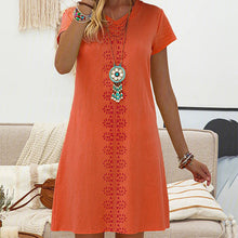 Last inn bildet i Galleri-visningsprogrammet, Kortermet trykt kjole med V-hals