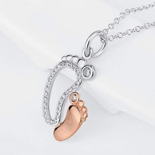 Last inn bildet i Galleri-visningsprogrammet, Mor og barn fotspor halskjede