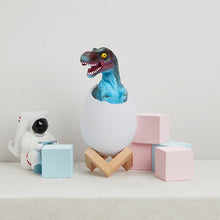 Last inn bildet i Galleri-visningsprogrammet, Dinosaur egg nattlys