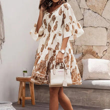 Last inn bildet i Galleri-visningsprogrammet, Kortermet løs kjole med trykk