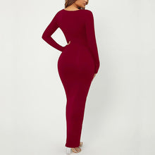 Last inn bildet i Galleri-visningsprogrammet, Slank langermet kjole med rund hals