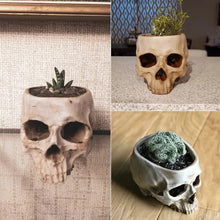 Last inn bildet i Galleri-visningsprogrammet, Håndlaget blomsterpotte med hodeskalle