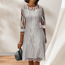 Last inn bildet i Galleri-visningsprogrammet, Blondekjole med rund hals