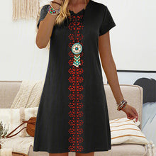 Last inn bildet i Galleri-visningsprogrammet, Kortermet trykt kjole med V-hals